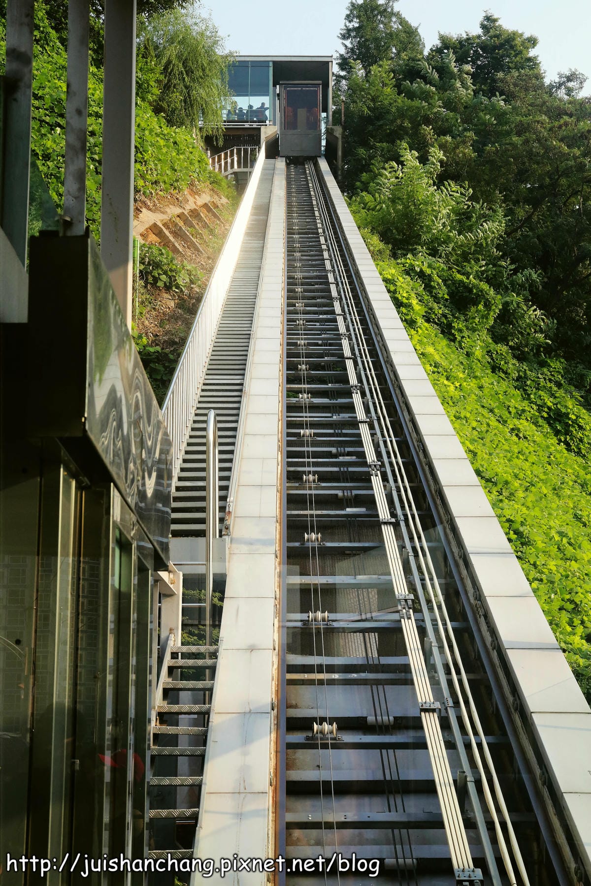 【2014。韓國首爾自由行║明洞站】南山N首爾塔～『來自星星的你』千頌伊與都敏俊約會的浪漫地