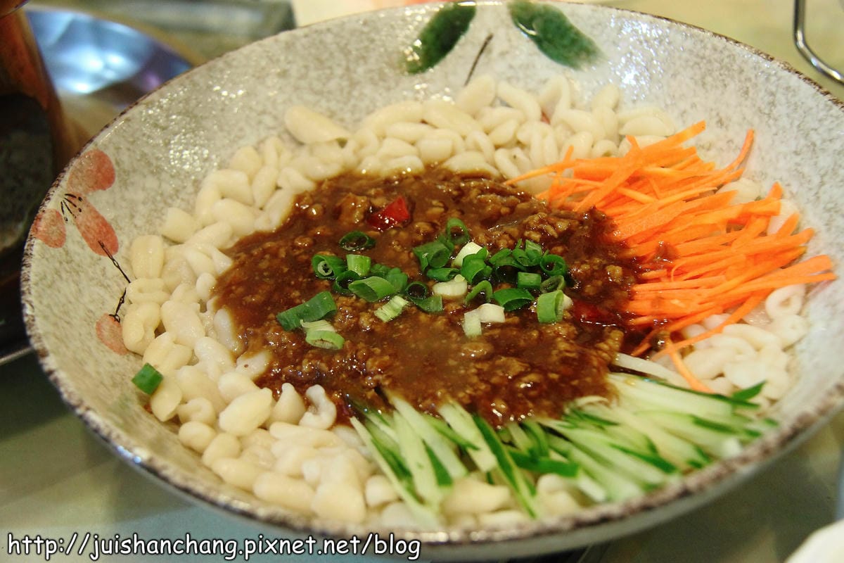 【廣宣║台北】東北軒酸菜白肉鍋～好呷在這裡，吃了會幸福唷！