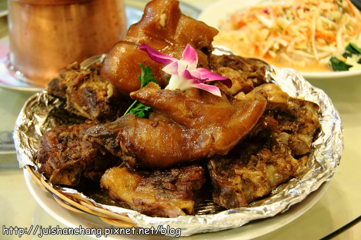 【廣宣║台北】東北軒酸菜白肉鍋～好呷在這裡，吃了會幸福唷！