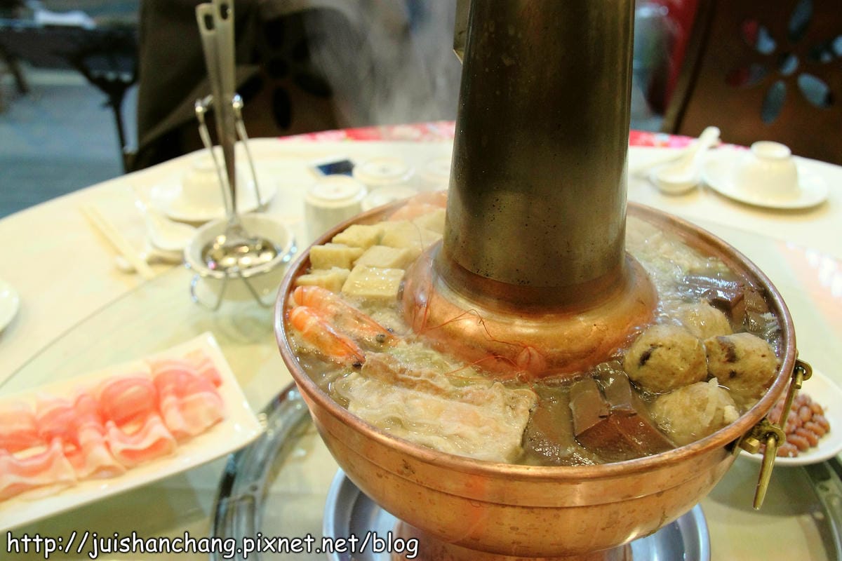 【廣宣║台北】東北軒酸菜白肉鍋～好呷在這裡，吃了會幸福唷！