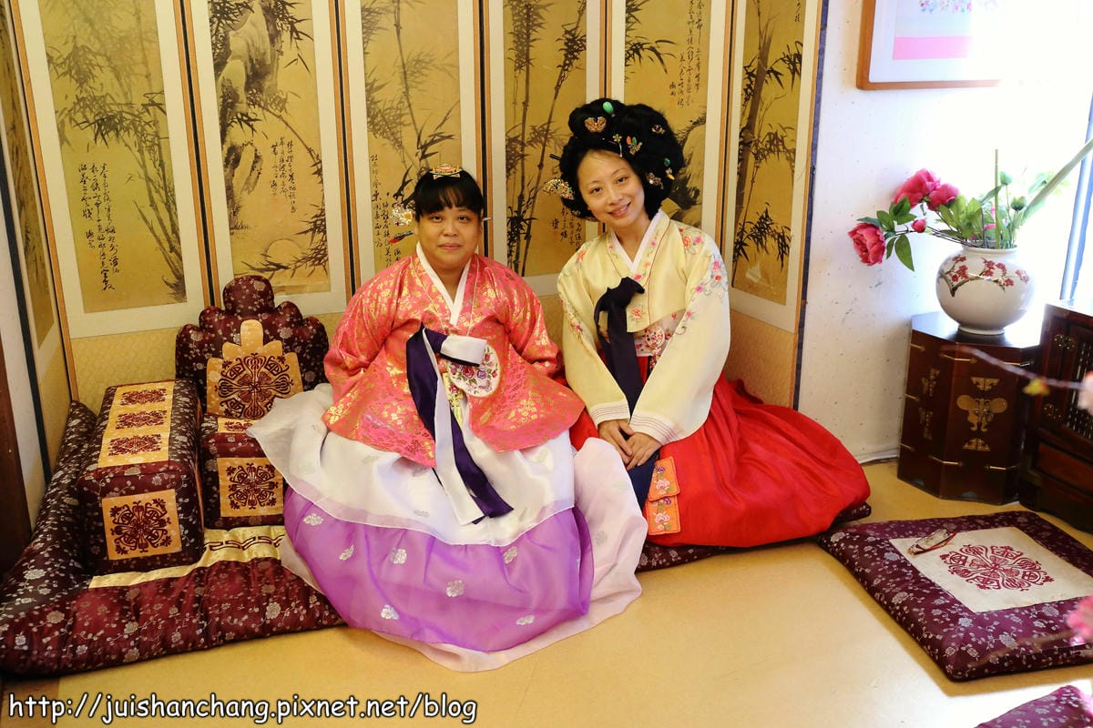 【2014。韓國首爾自由行║鐘閣站】古館韓服體驗～皇太子、中殿娘娘任你變變變！