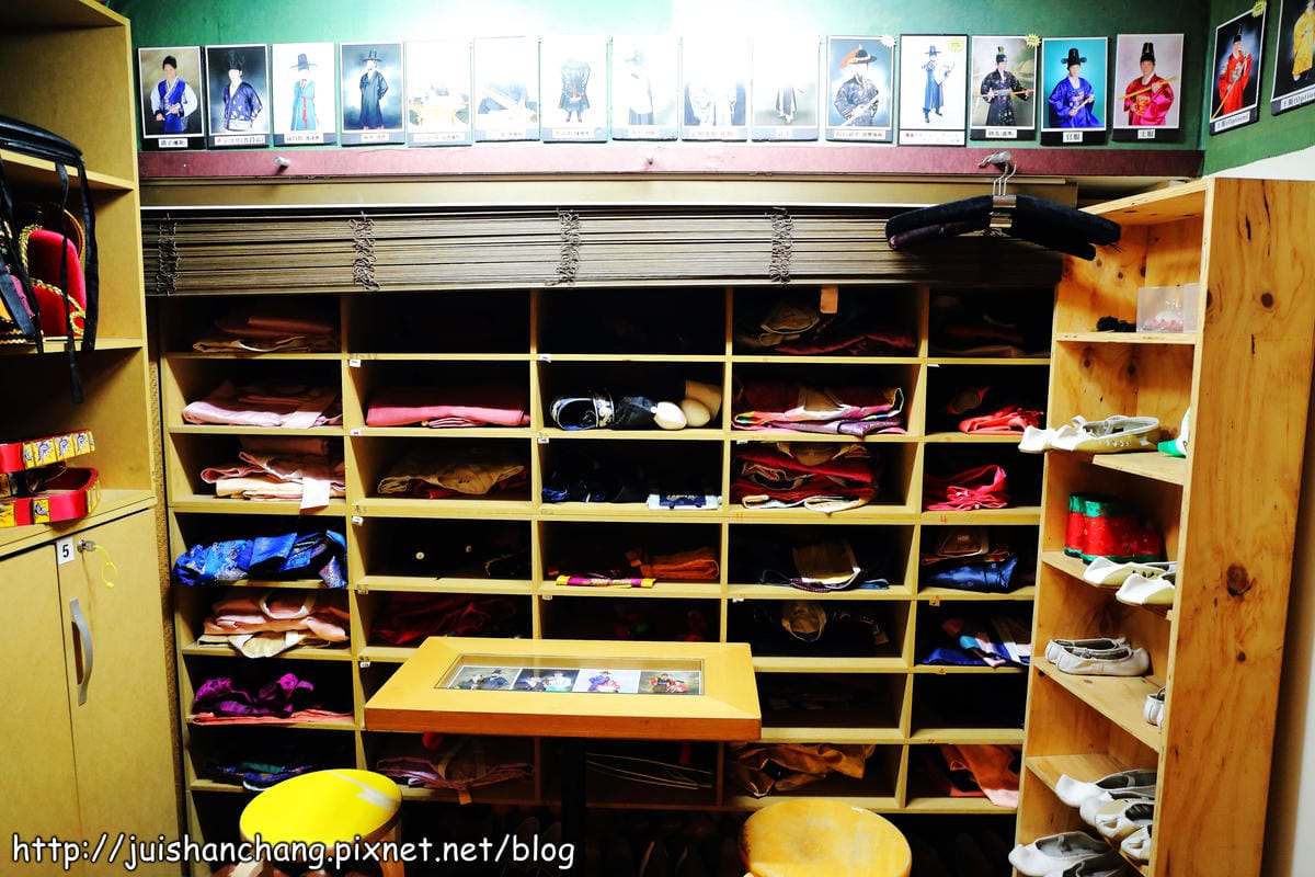 【2014。韓國首爾自由行║鐘閣站】古館韓服體驗～皇太子、中殿娘娘任你變變變！