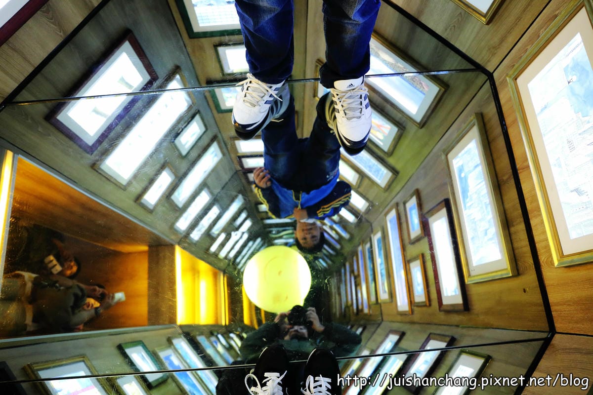 【遊記║台北】信義區新亮點。幾米月亮公車開上人行道？！歡迎幸福搭乘～