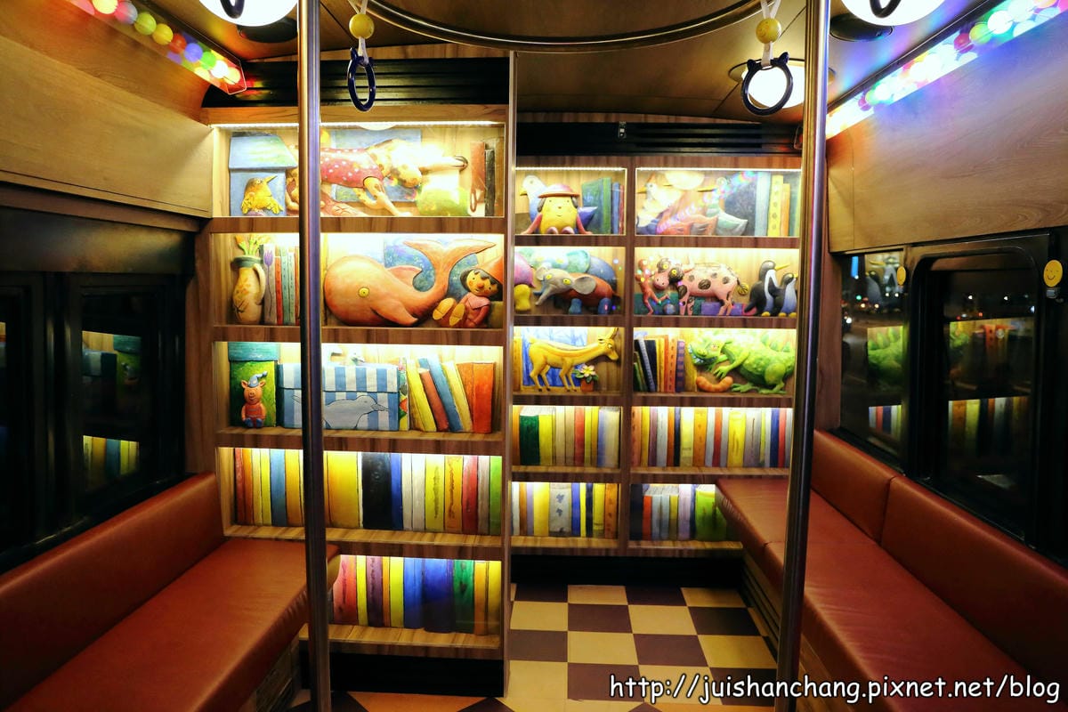 【遊記║台北】信義區新亮點。幾米月亮公車開上人行道？！歡迎幸福搭乘～