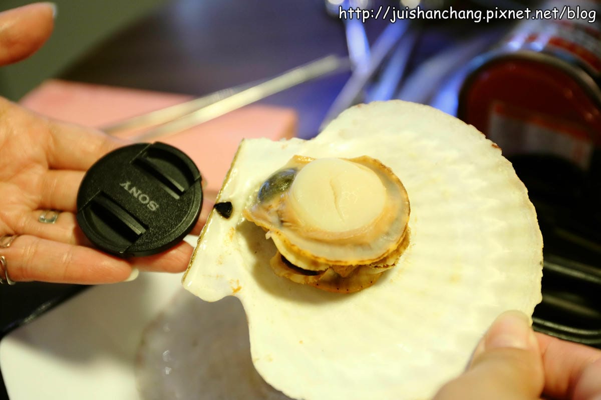 【2014。韓國首爾自由行║明洞站】조가비貝類海鮮料理～怎麼一回事？！貝殼山料理？！最新鮮海鮮大口吃！