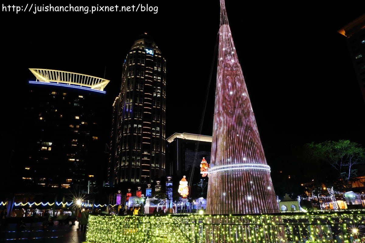 【遊記║新北板橋】2014新北市歡樂耶誕城～倒數1天！馬卡龍LED燈點亮璀璨光芒夜空！