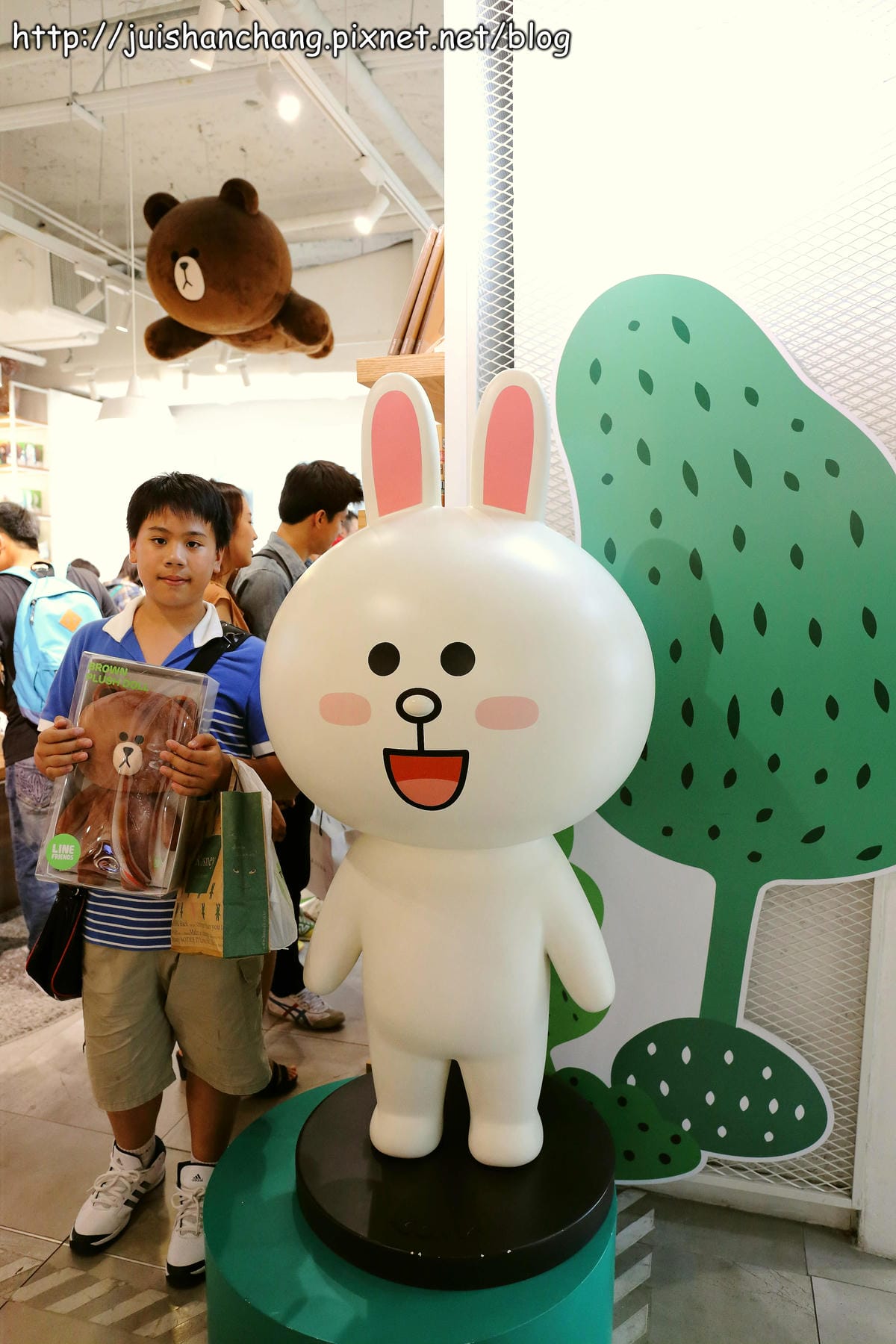 【2014。韓國首爾自由行║乙支路站】LINE Friends STORE專門店～熊大、兔兔、饅頭人‥‥通通都來了！