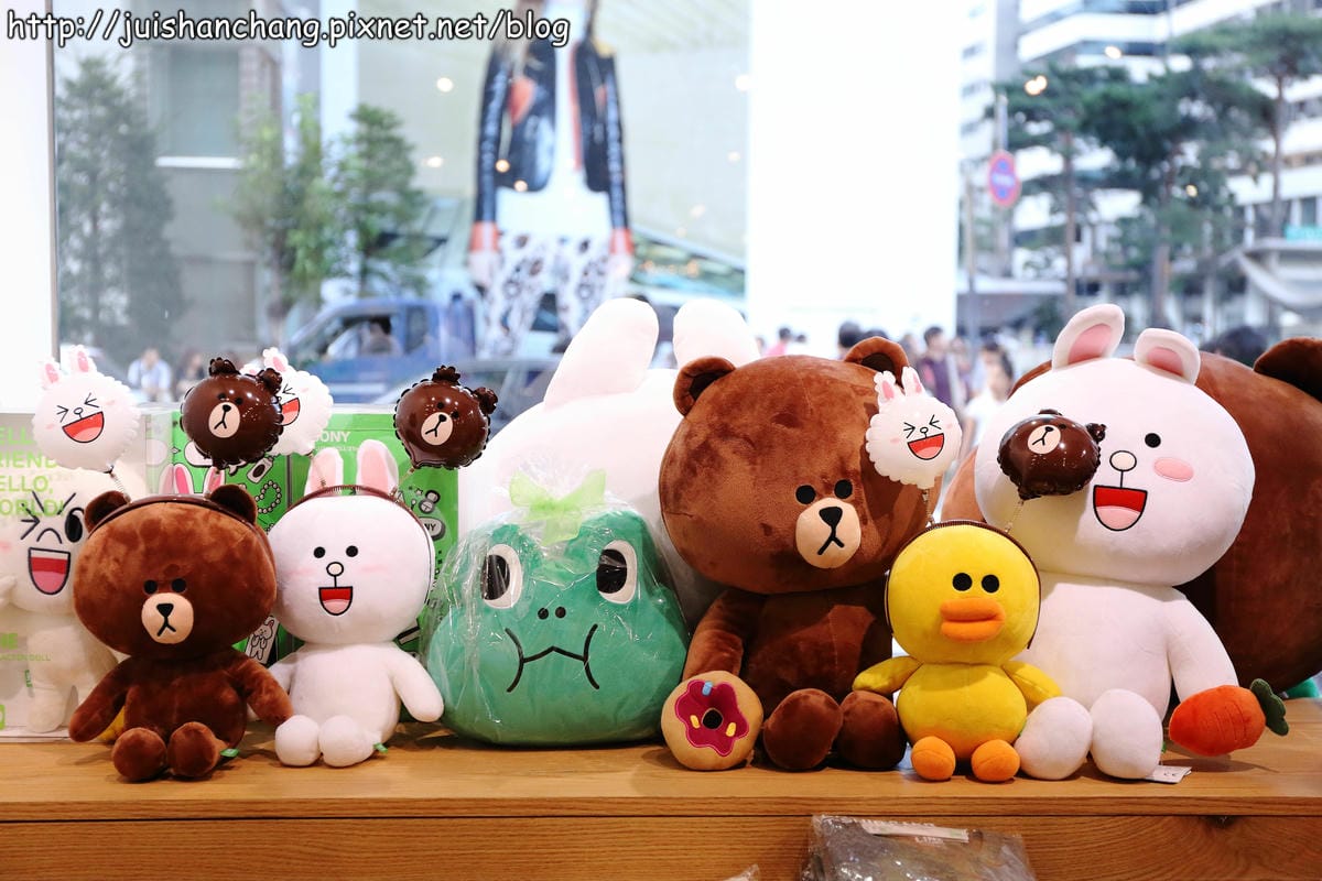 【2014。韓國首爾自由行║乙支路站】LINE Friends STORE專門店～熊大、兔兔、饅頭人‥‥通通都來了！