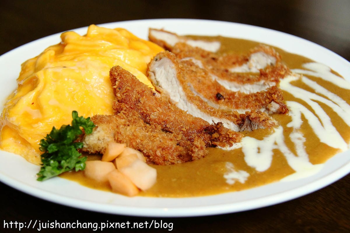 【食記║新北中和】今天不去圖書館，是要去圖書館對面吃早午餐！