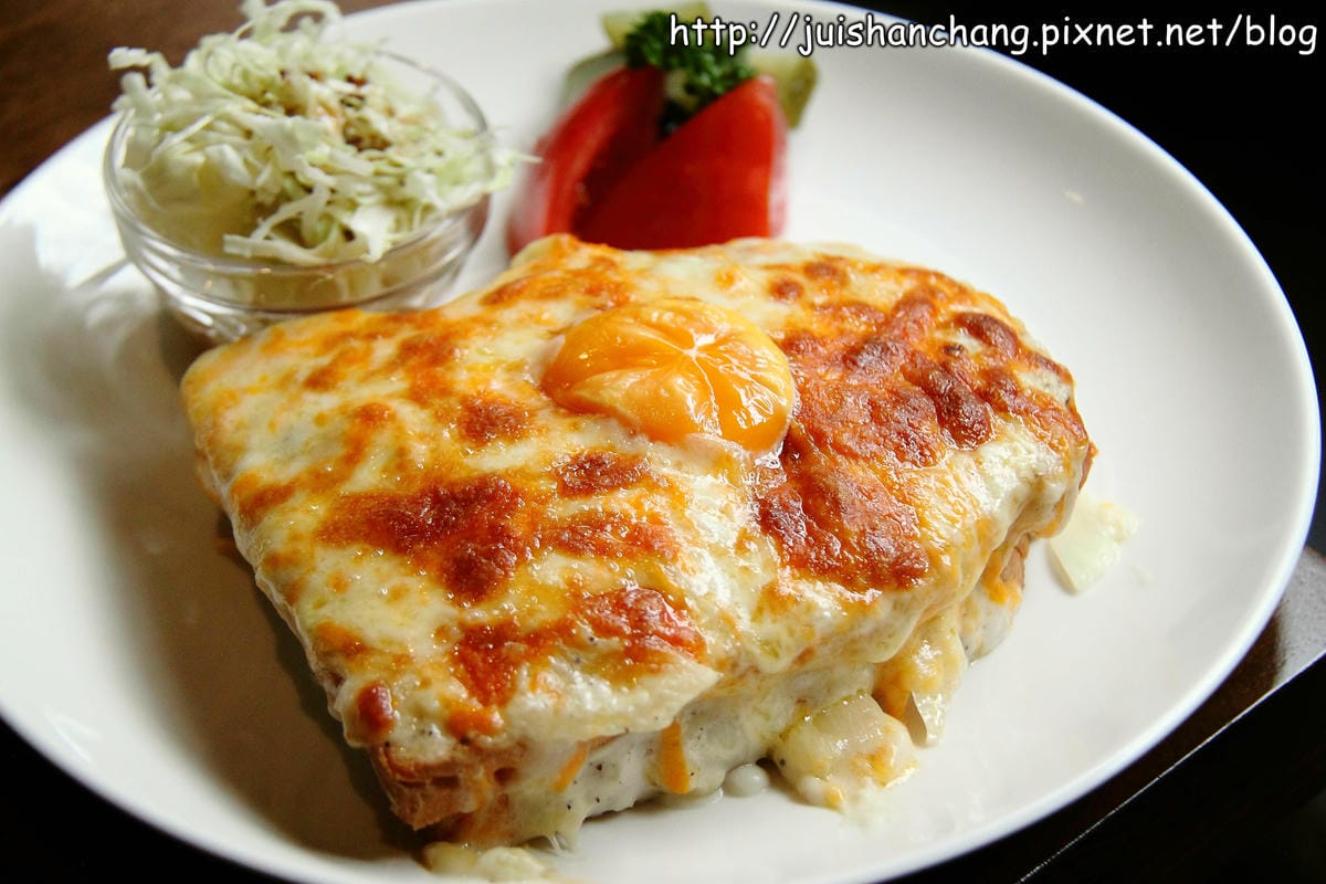 【食記║新北中和】今天不去圖書館，是要去圖書館對面吃早午餐！