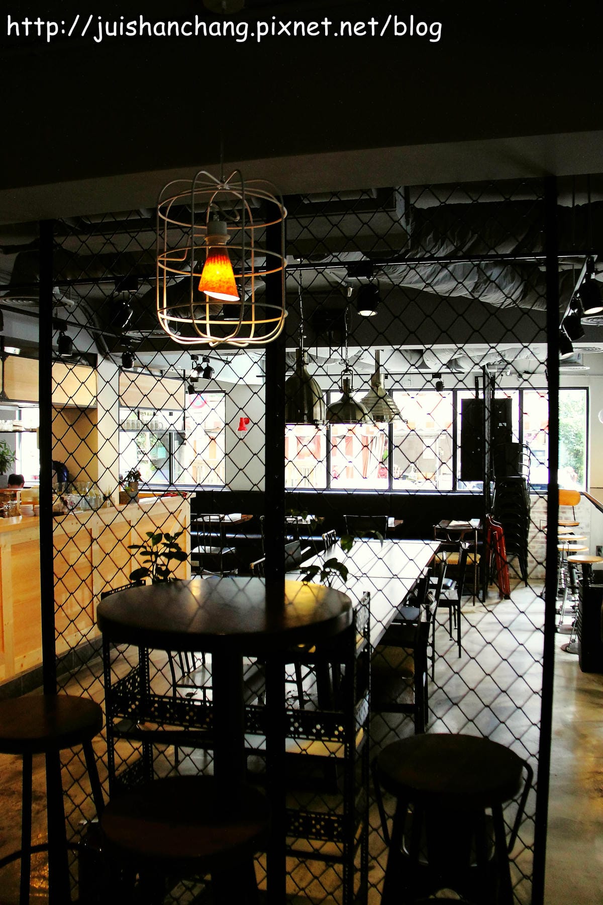 【食記║新北中和】今天不去圖書館，是要去圖書館對面吃早午餐！