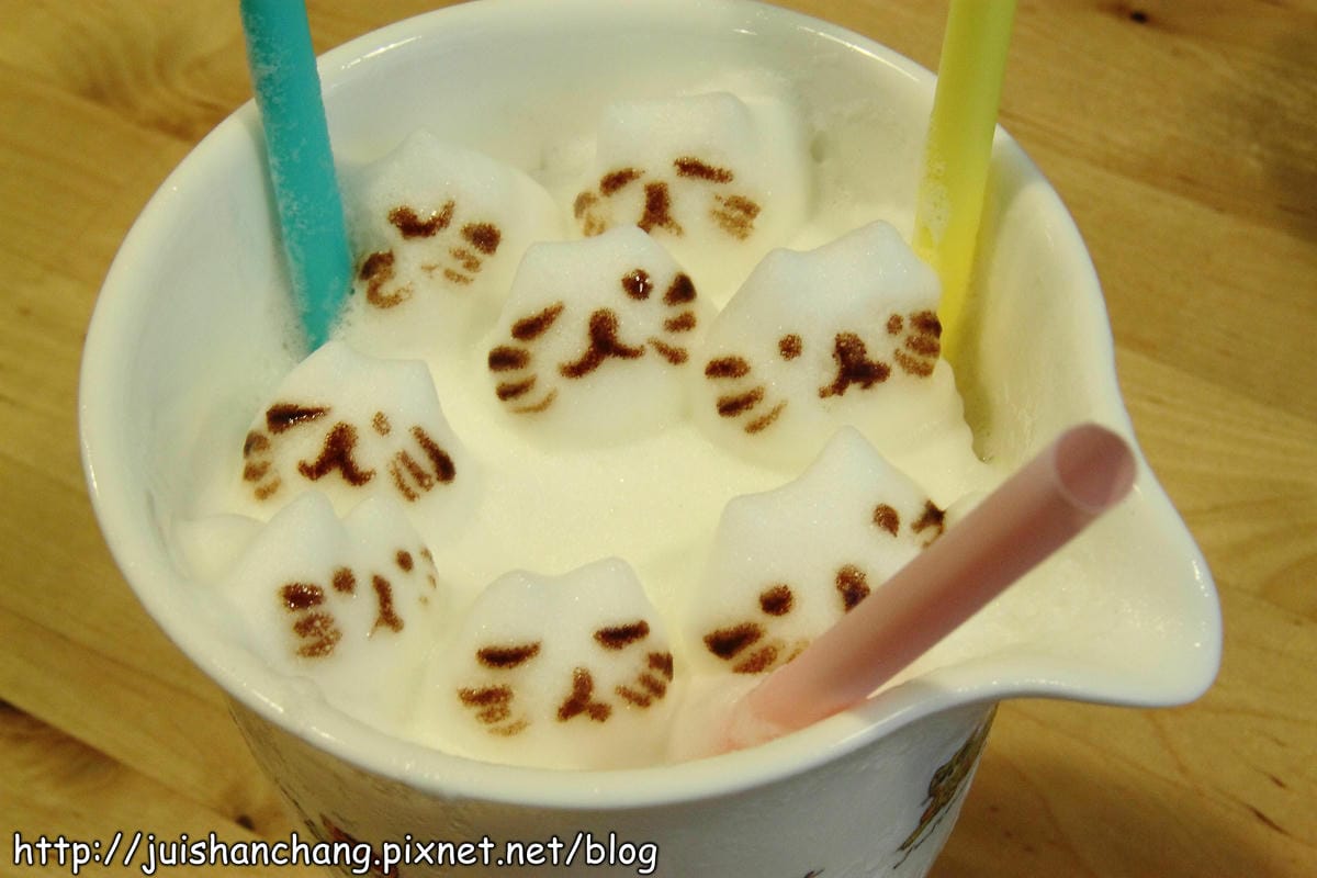 【食記║平鎮】理性＆感性cafe’～終極版超萌立體拉花，倒底該不該喝？！