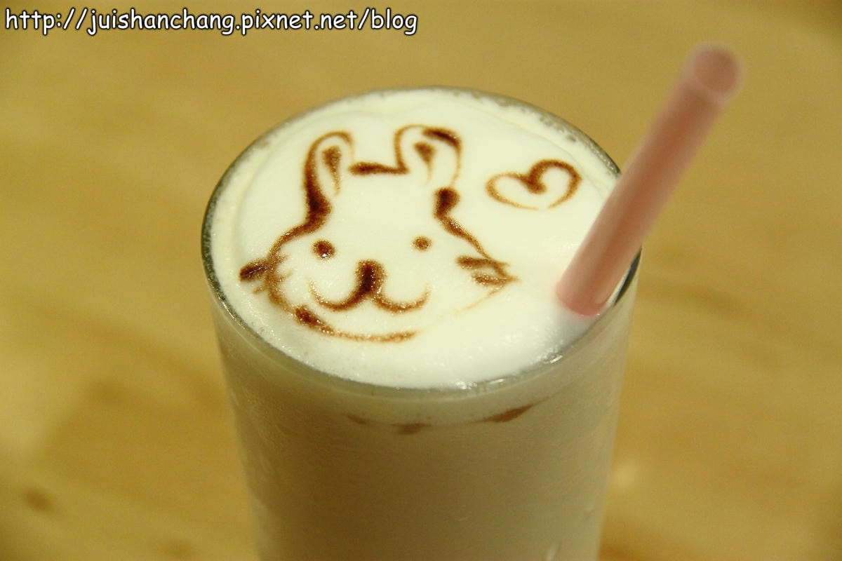 【食記║平鎮】理性＆感性cafe’～終極版超萌立體拉花，倒底該不該喝？！