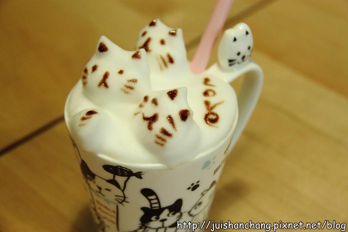 【食記║平鎮】理性＆感性cafe’～終極版超萌立體拉花，倒底該不該喝？！