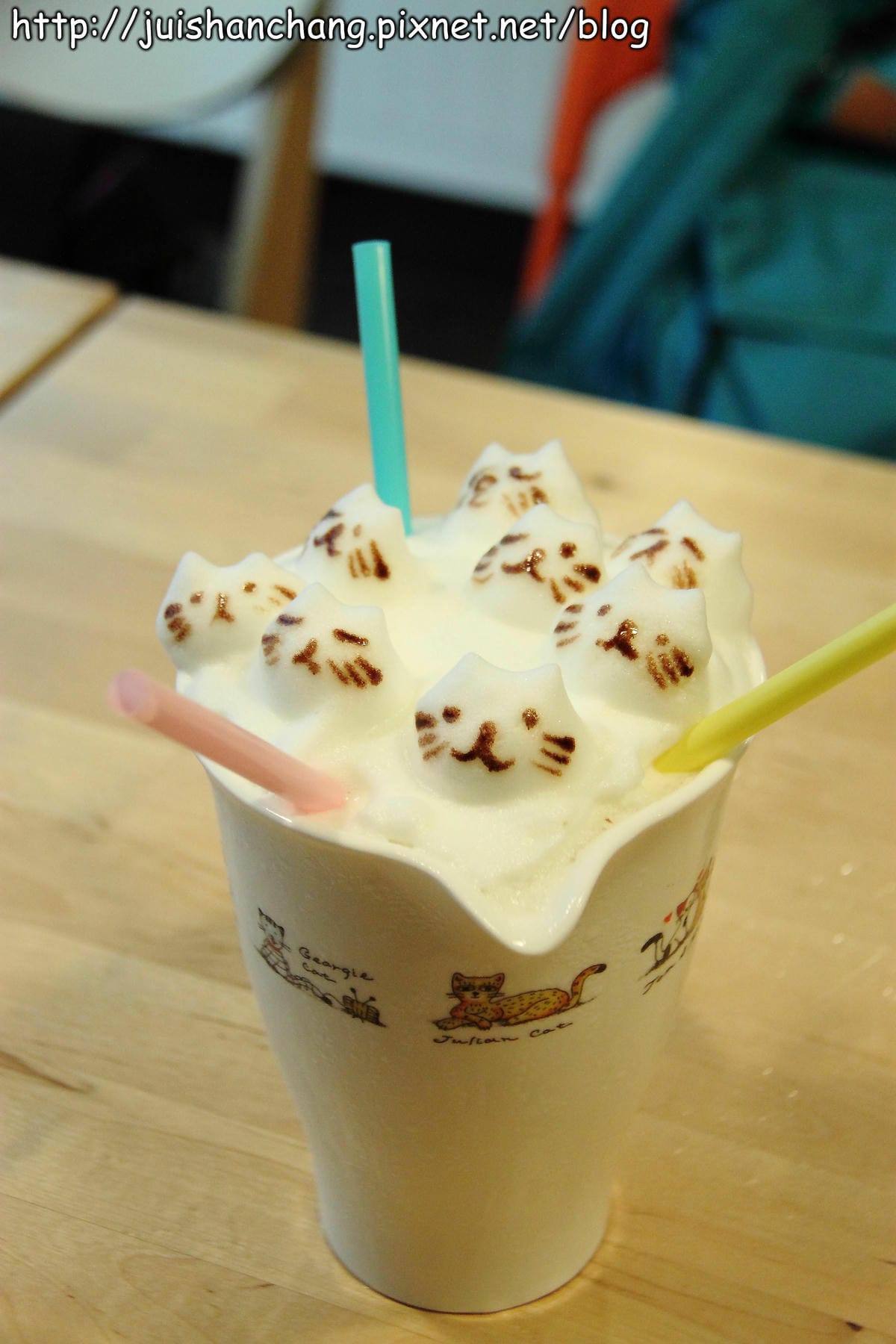 【食記║平鎮】理性＆感性cafe’～終極版超萌立體拉花，倒底該不該喝？！