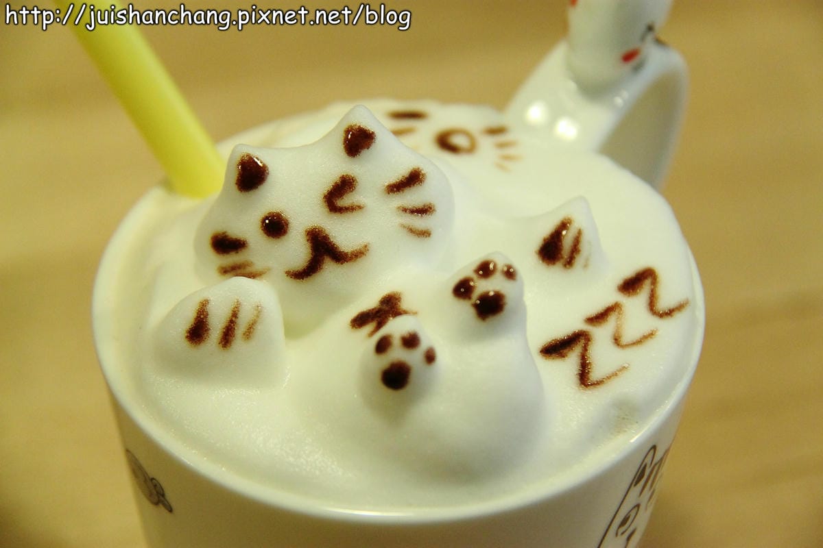 【食記║平鎮】理性＆感性cafe’～終極版超萌立體拉花，倒底該不該喝？！