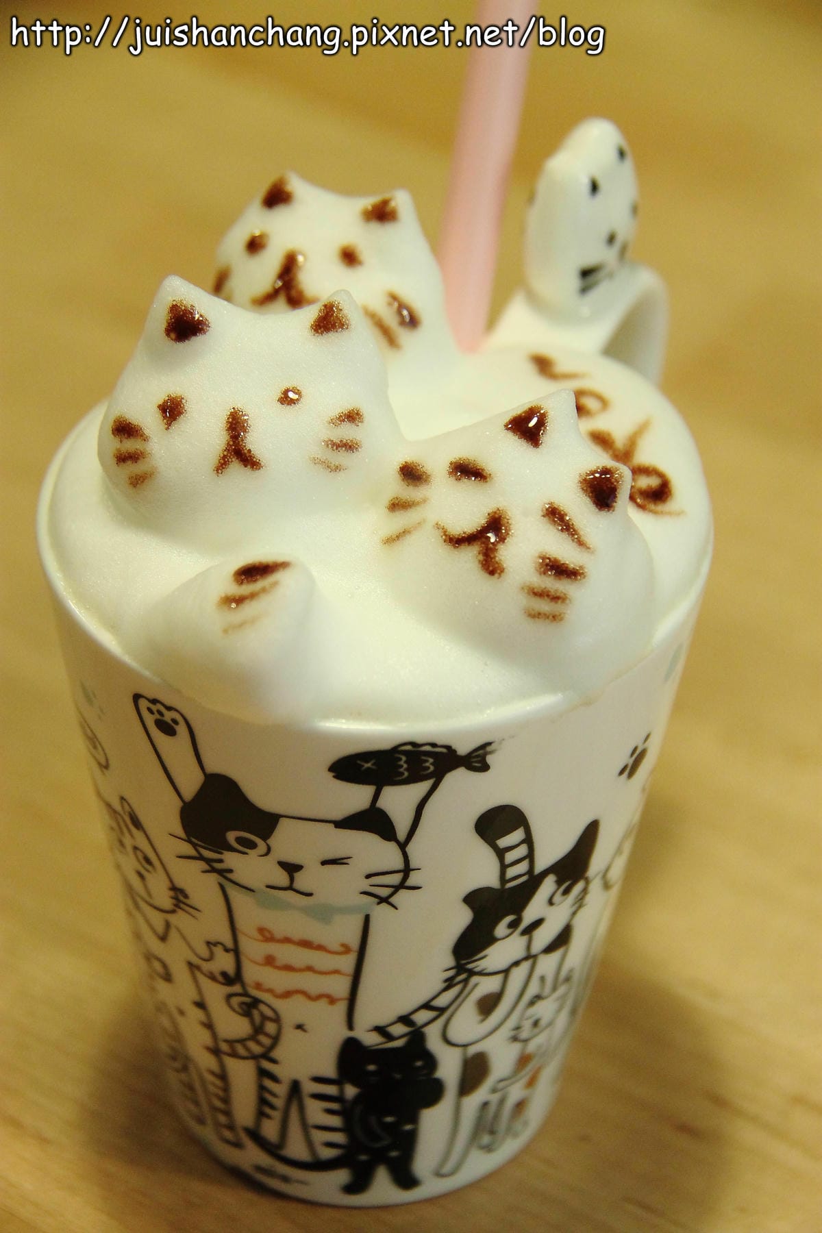 【食記║平鎮】理性＆感性cafe’～終極版超萌立體拉花，倒底該不該喝？！