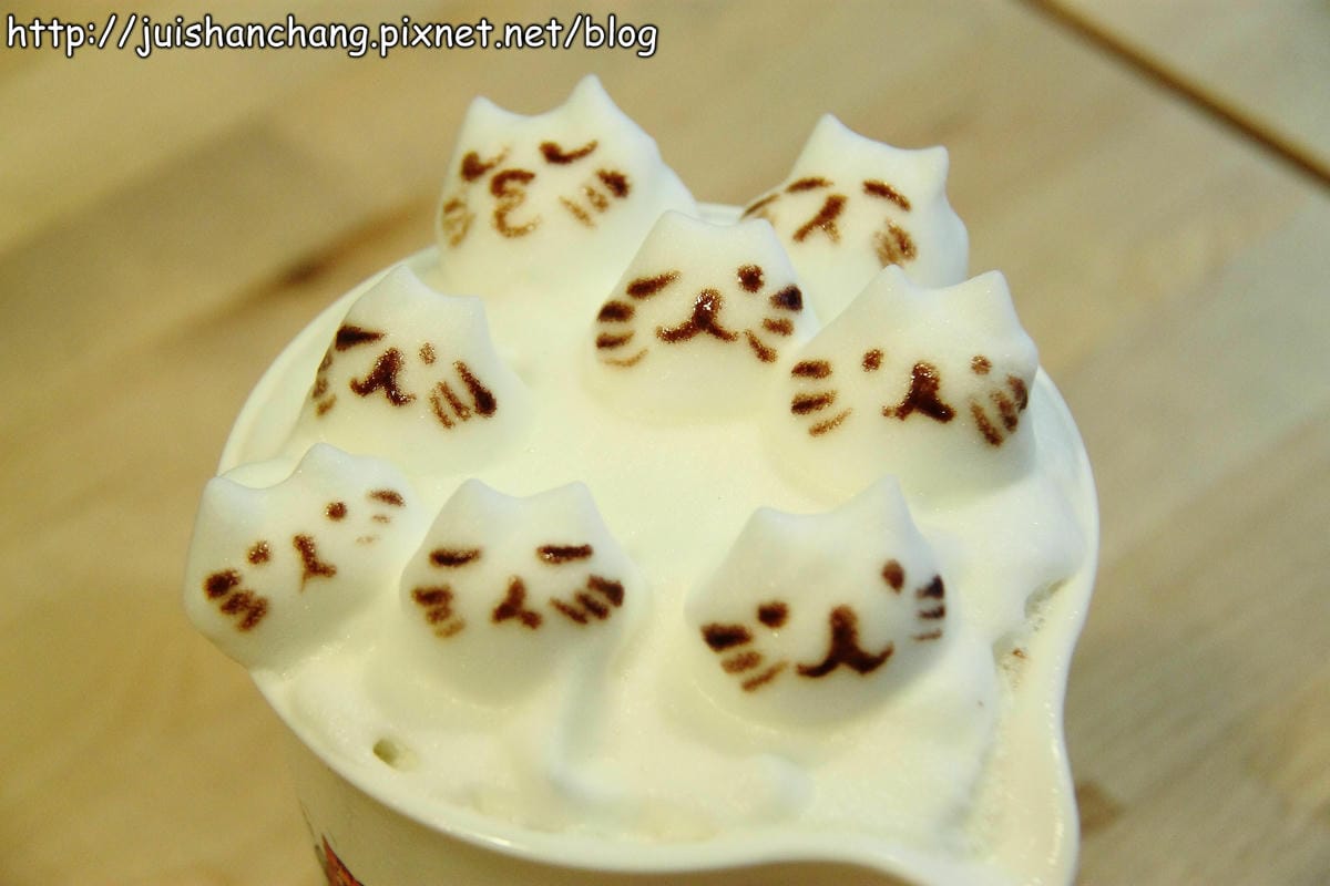 【食記║平鎮】理性＆感性cafe’～終極版超萌立體拉花，倒底該不該喝？！