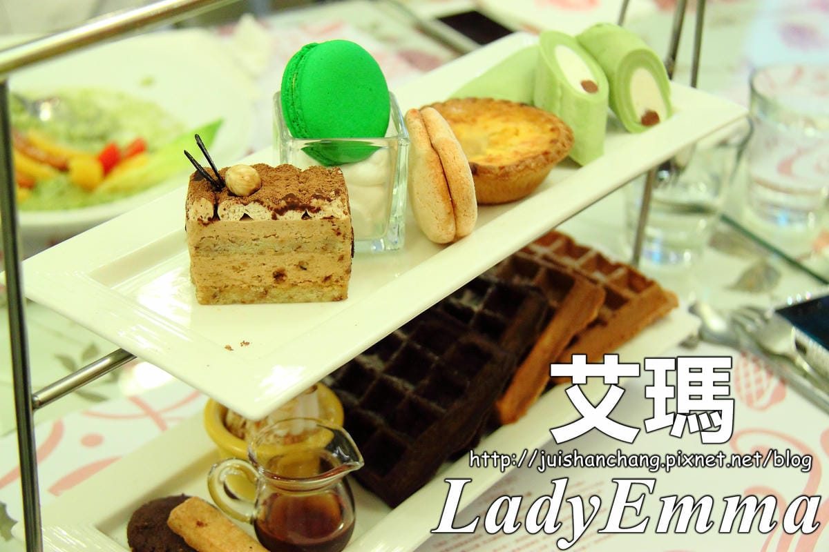 【食記║新北蘆洲】摸摸貓咖啡館～隱身巷弄中的可愛貓咪餐廳，有貓咪坐檯唷！