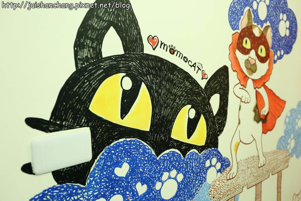 【食記║新北蘆洲】摸摸貓咖啡館～隱身巷弄中的可愛貓咪餐廳，有貓咪坐檯唷！