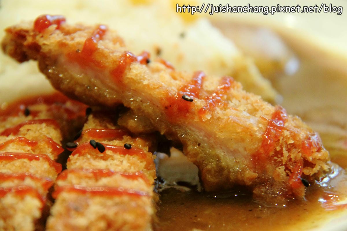 【食記║新北中和】鮮活樂早午餐。輕食。咖啡～驚！大象出現在我的早午餐裡？！