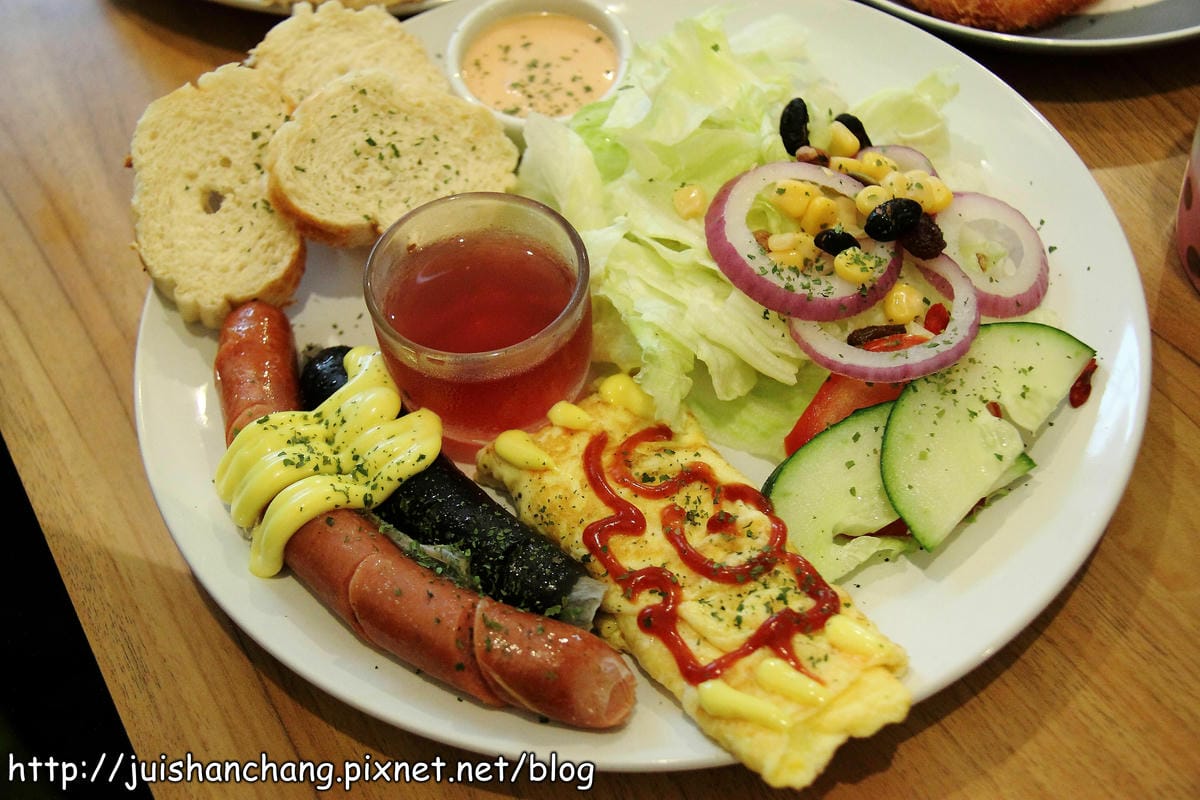 【食記║新北中和】鮮活樂早午餐。輕食。咖啡～驚！大象出現在我的早午餐裡？！