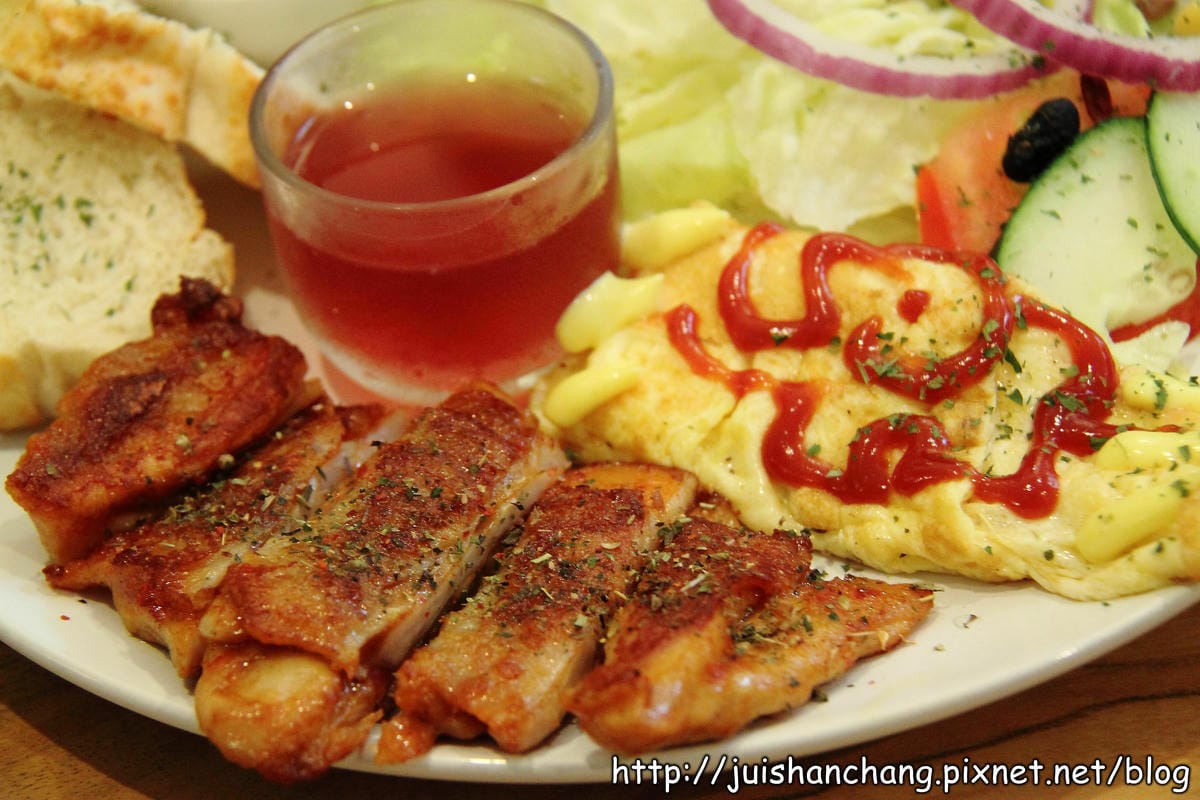 【食記║新北中和】鮮活樂早午餐。輕食。咖啡～驚！大象出現在我的早午餐裡？！