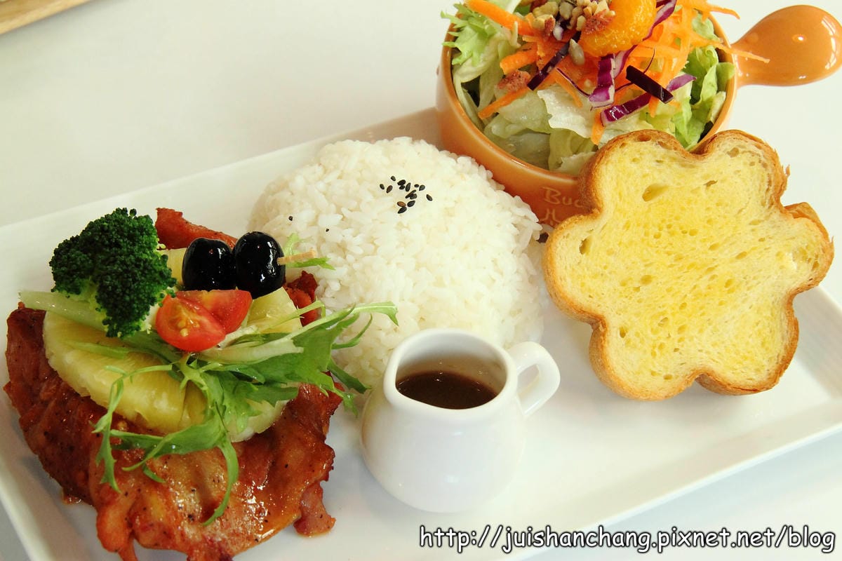 【食記║桃園中壢】Hana cafe～攻陷少女心的微甜鄉村風下午茶