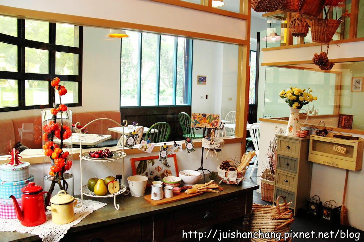 【食記║桃園中壢】Hana cafe～攻陷少女心的微甜鄉村風下午茶