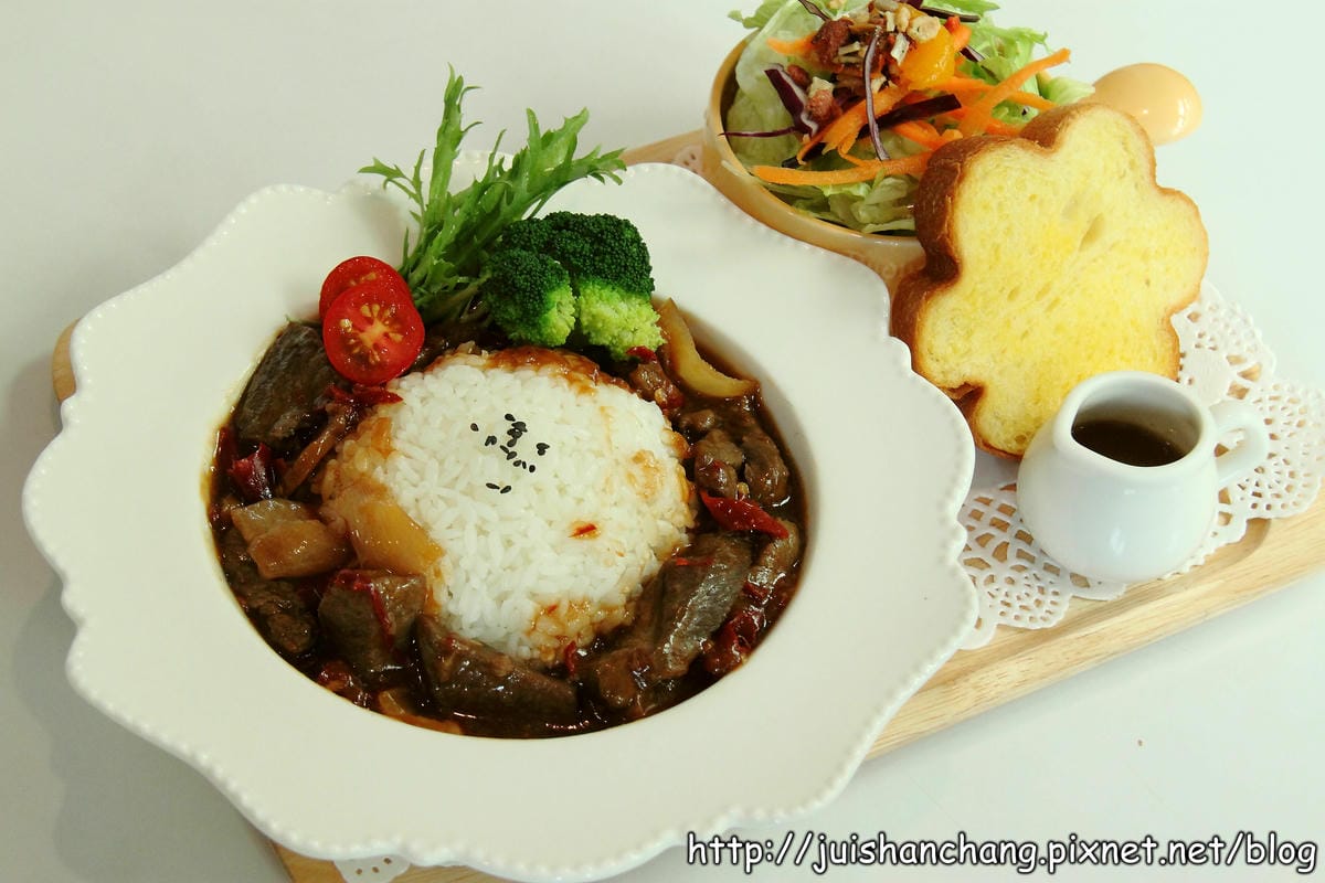 【食記║桃園中壢】Hana cafe～攻陷少女心的微甜鄉村風下午茶