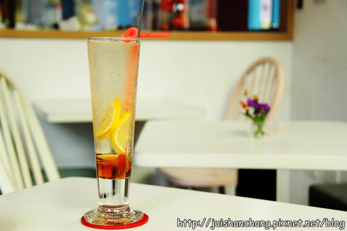 【食記║桃園中壢】Hana cafe～攻陷少女心的微甜鄉村風下午茶