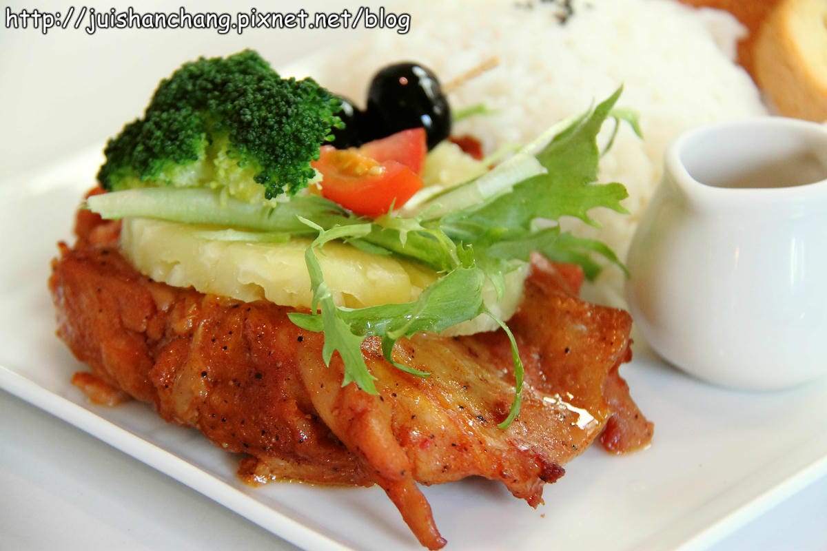 【食記║桃園中壢】Hana cafe～攻陷少女心的微甜鄉村風下午茶