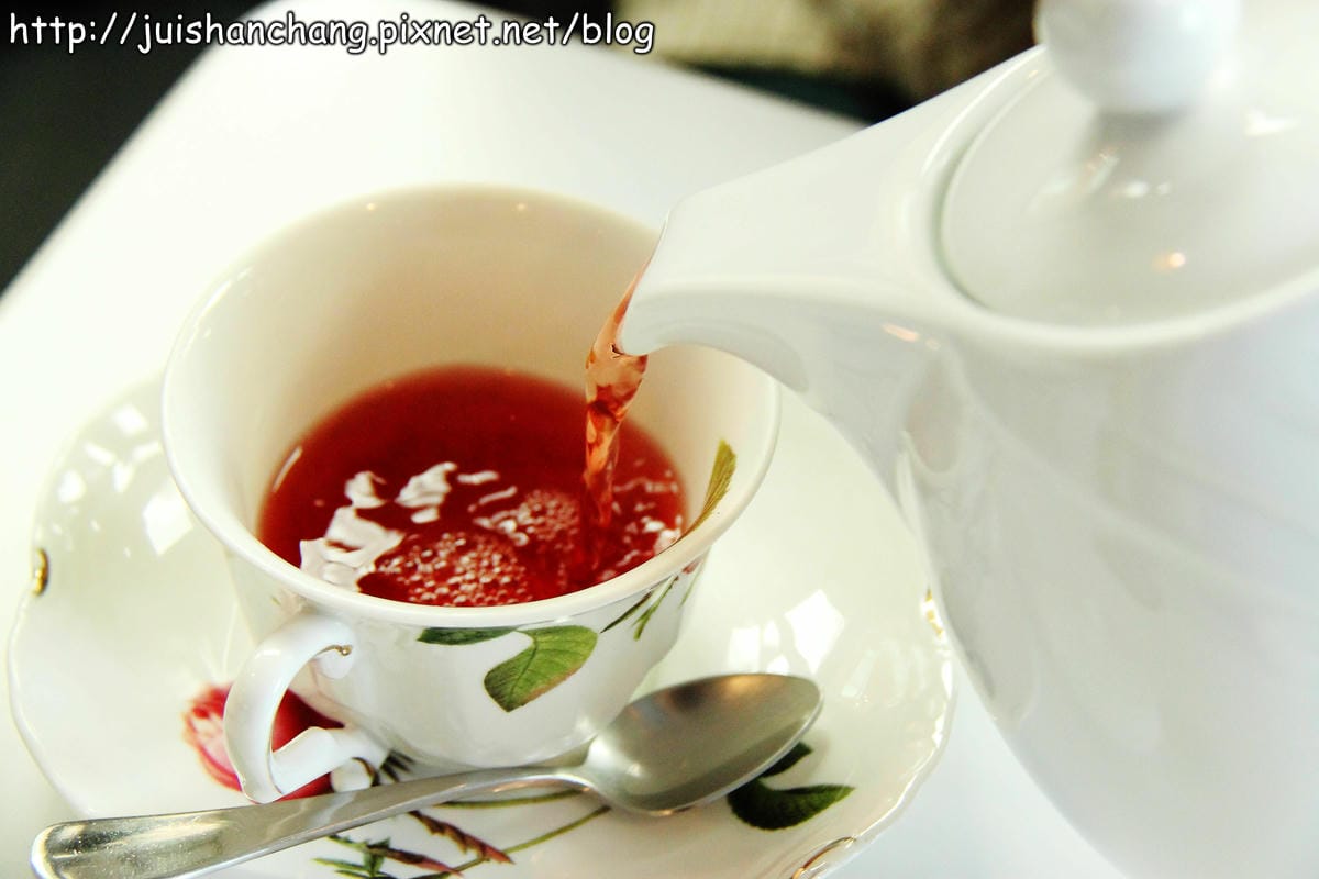 【食記║桃園中壢】Hana cafe～攻陷少女心的微甜鄉村風下午茶