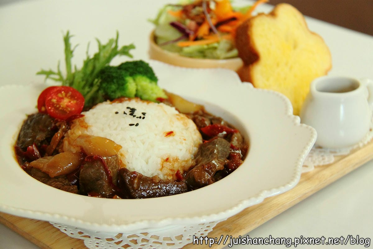 【食記║桃園中壢】Hana cafe～攻陷少女心的微甜鄉村風下午茶