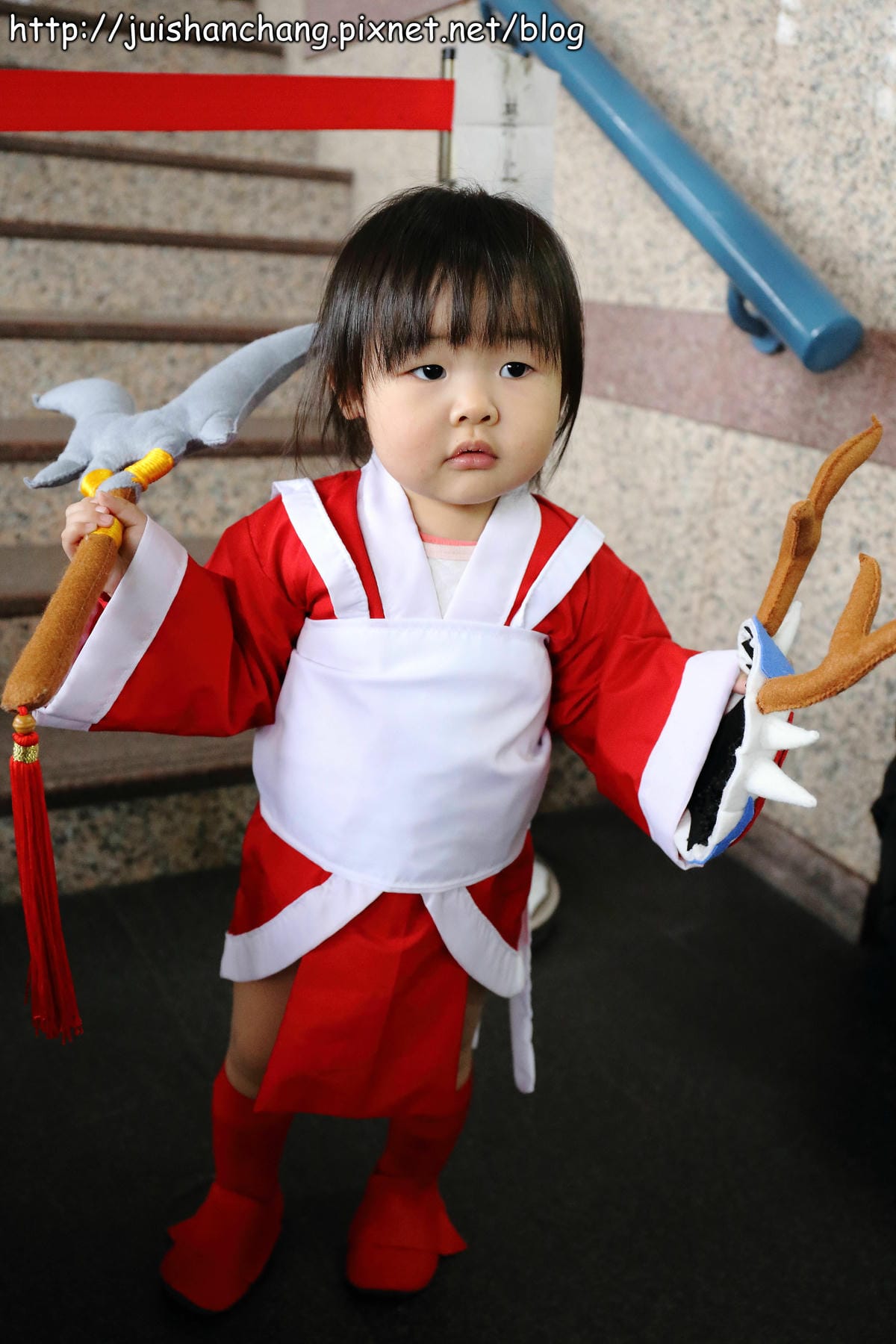 【展覽║台北】台大體育館  COSPLAY登場～辣妹露小蠻腰盛裝赴會