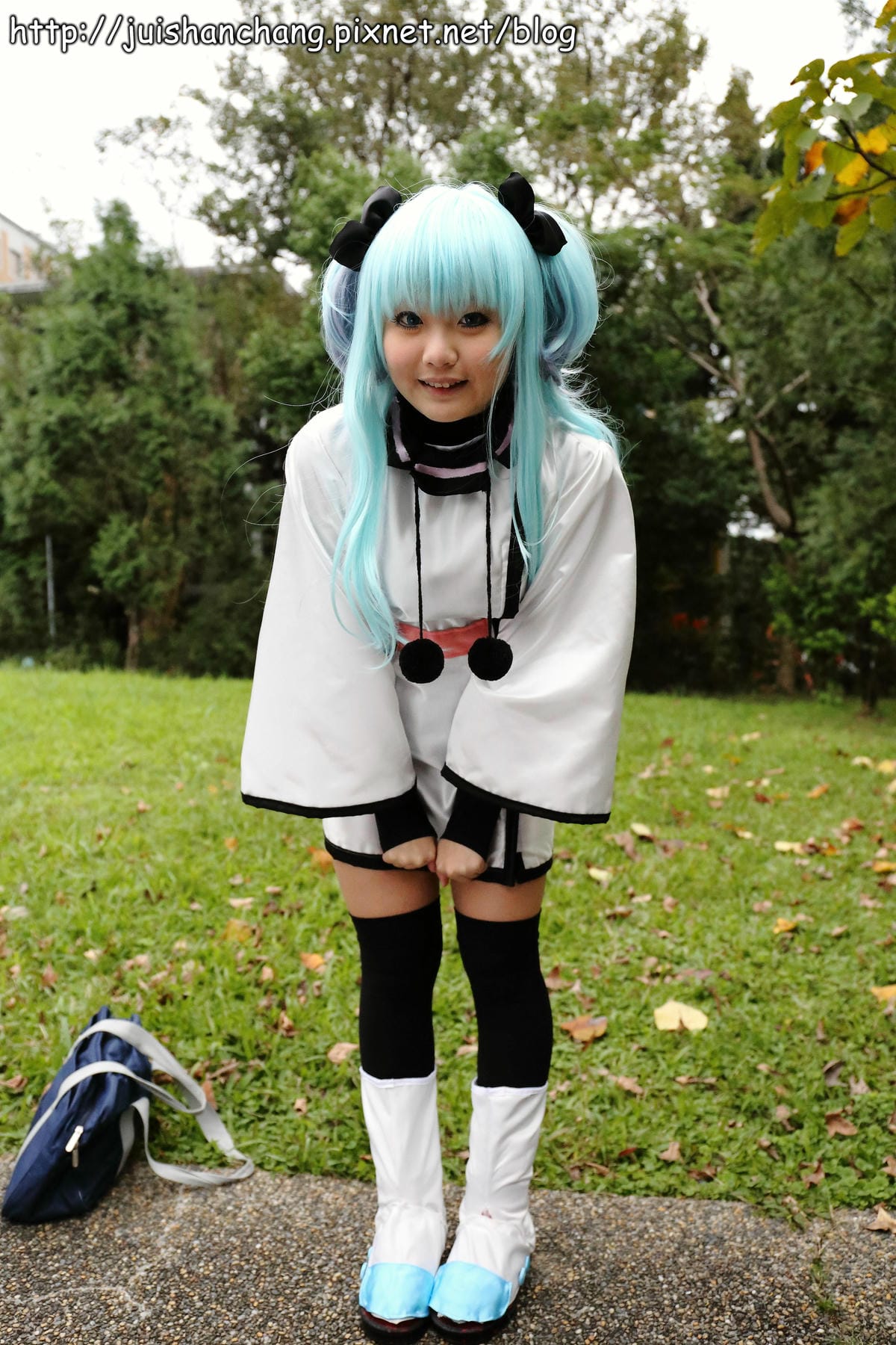 【展覽║台北】台大體育館  COSPLAY登場～辣妹露小蠻腰盛裝赴會