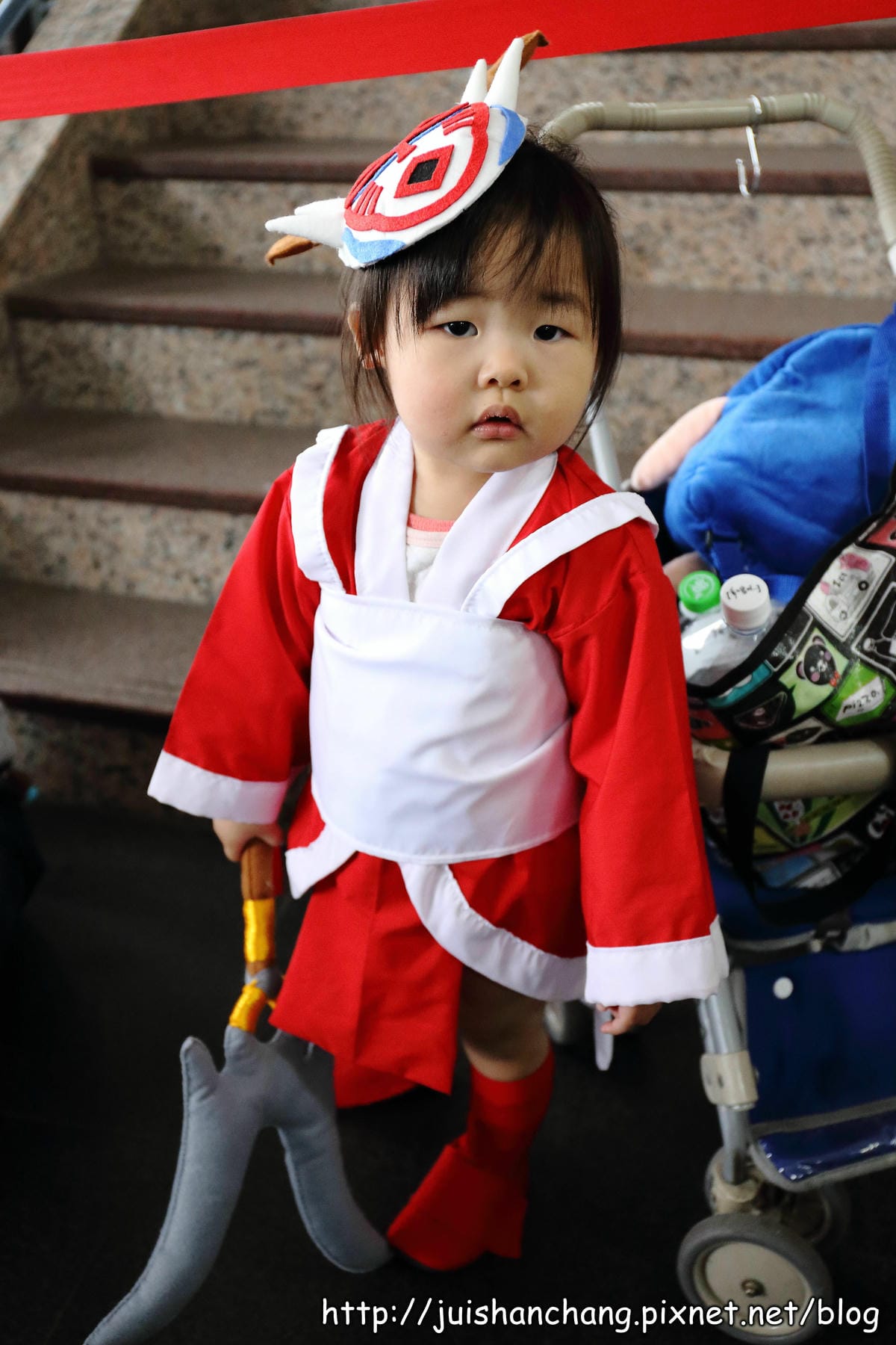 【展覽║台北】台大體育館  COSPLAY登場～辣妹露小蠻腰盛裝赴會