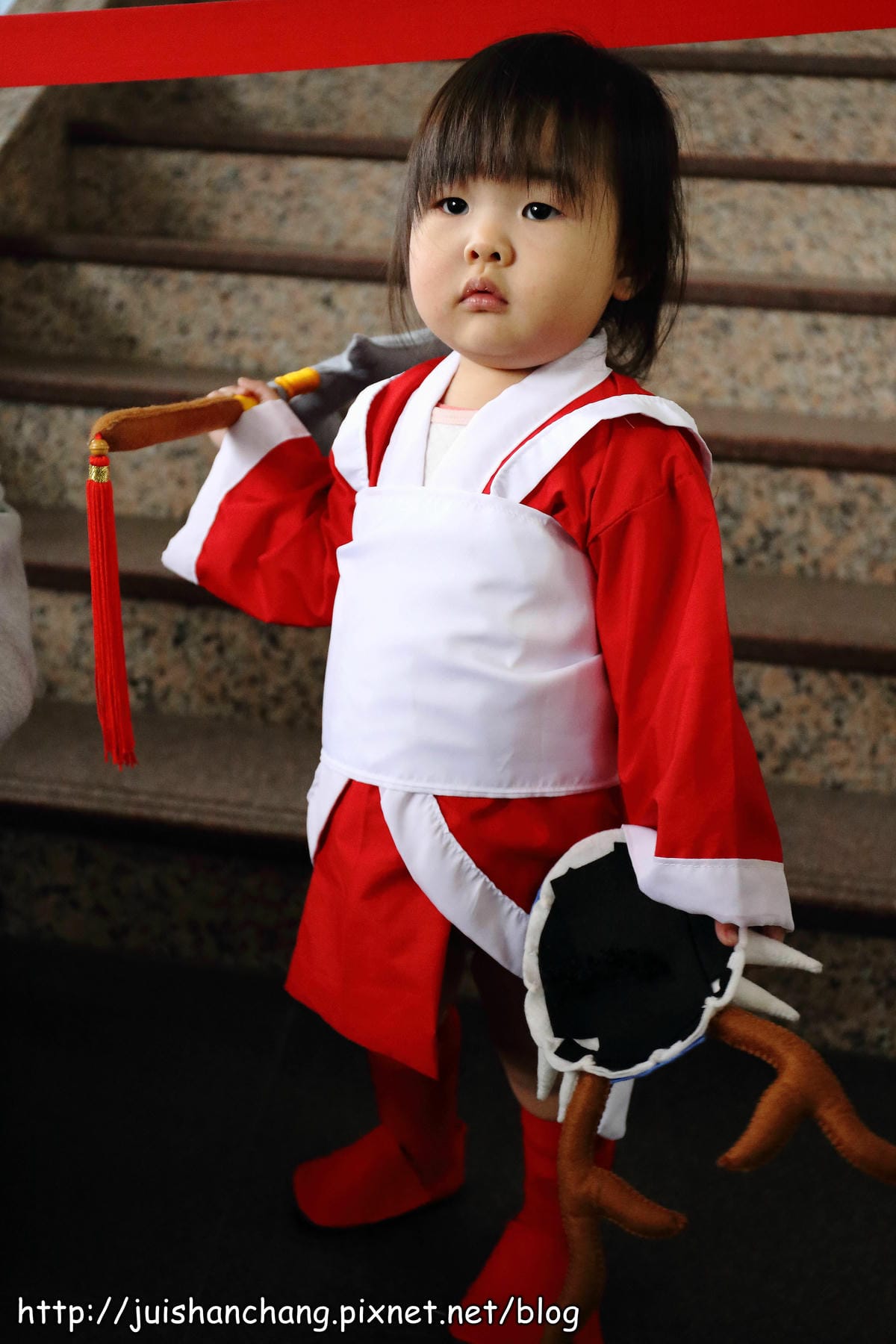 【展覽║台北】台大體育館  COSPLAY登場～辣妹露小蠻腰盛裝赴會