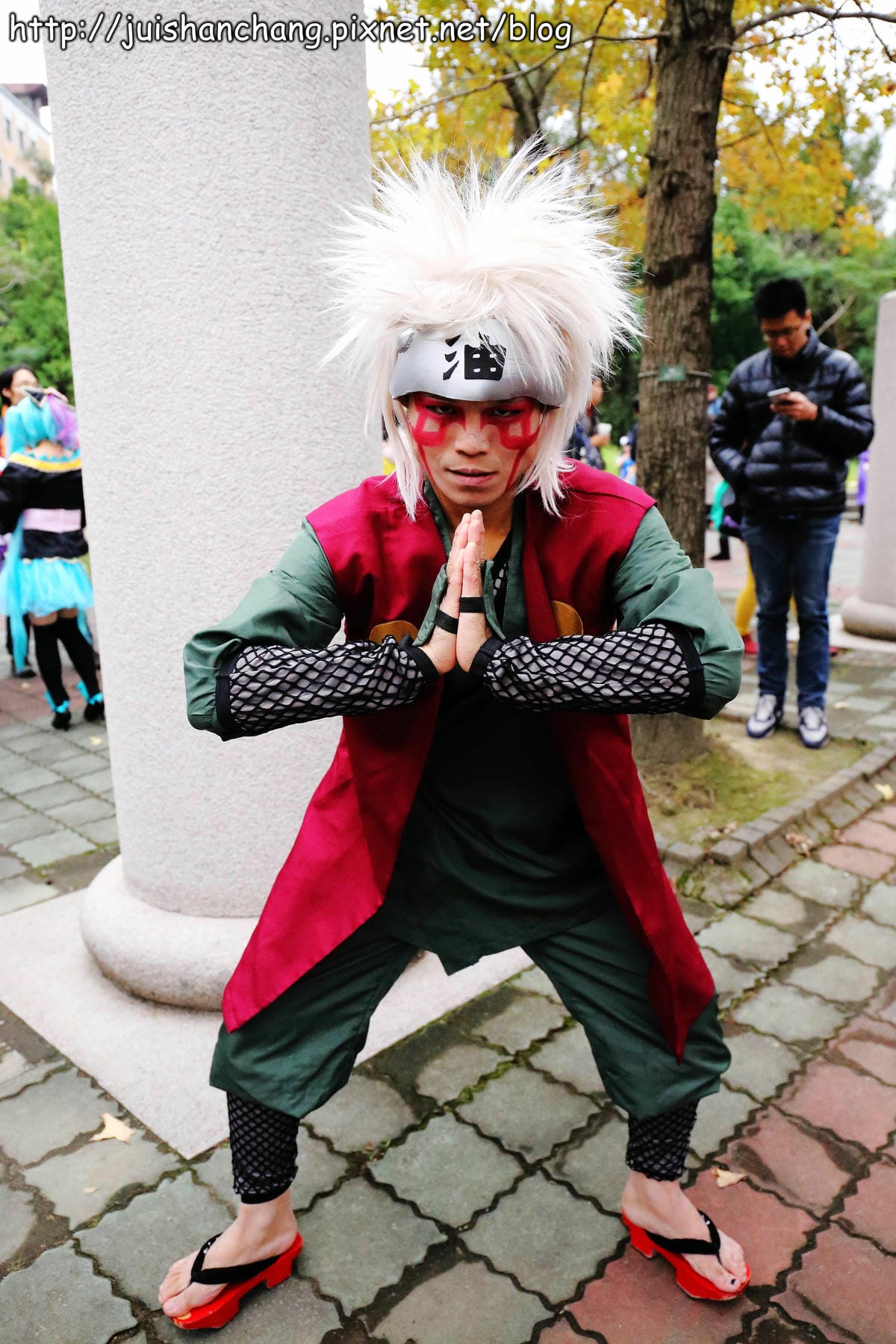 【展覽║台北】台大體育館  COSPLAY登場～辣妹露小蠻腰盛裝赴會