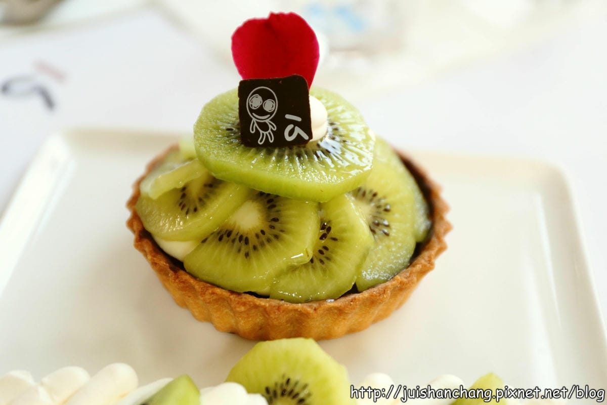 【食記║台中】à la sha cafe複合式主題餐廳～咦？！阿財也會煮咖啡？！