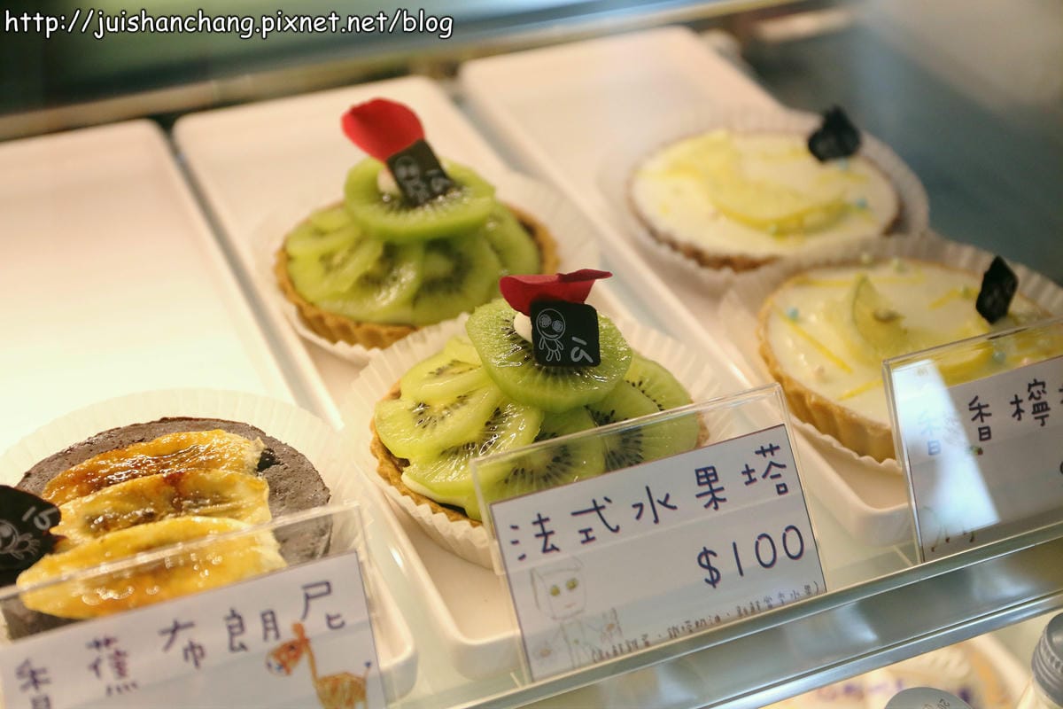 【食記║台中】à la sha cafe複合式主題餐廳～咦？！阿財也會煮咖啡？！