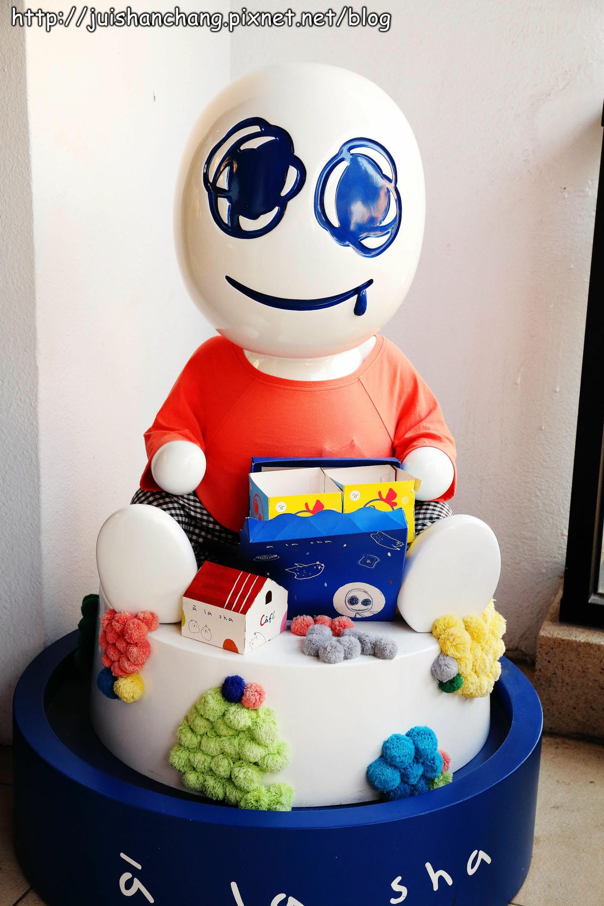 【食記║台中】à la sha cafe複合式主題餐廳～咦？！阿財也會煮咖啡？！