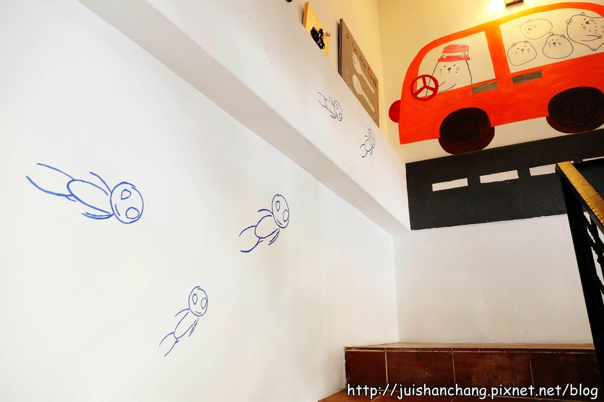 【食記║台中】à la sha cafe複合式主題餐廳～咦？！阿財也會煮咖啡？！