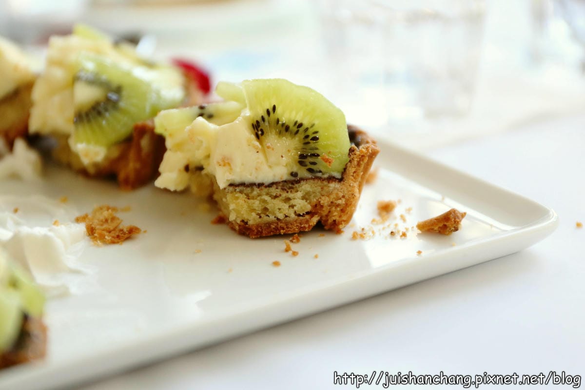 【食記║台中】à la sha cafe複合式主題餐廳～咦？！阿財也會煮咖啡？！