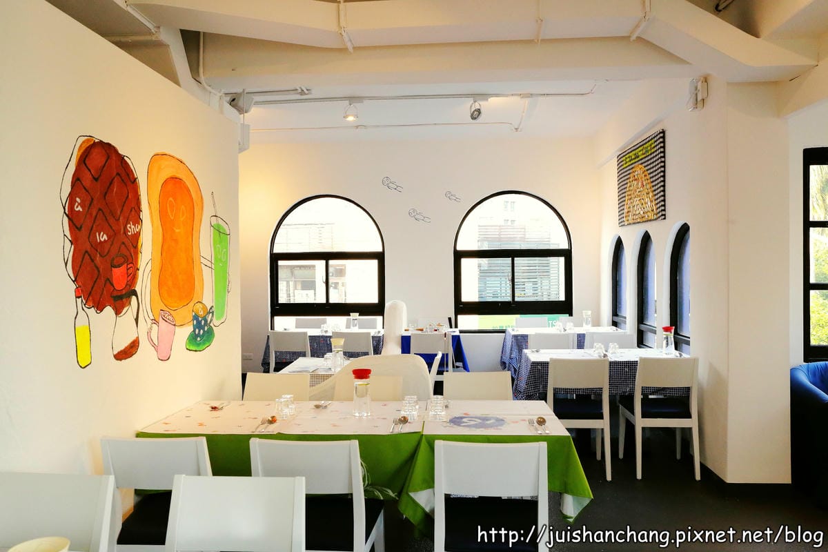 【食記║台中】à la sha cafe複合式主題餐廳~咦?!阿財也會煮咖啡?! - 第26張圖 【食記║台中】à la sha cafe複合式主題餐廳~咦?!阿財也會煮咖啡?!