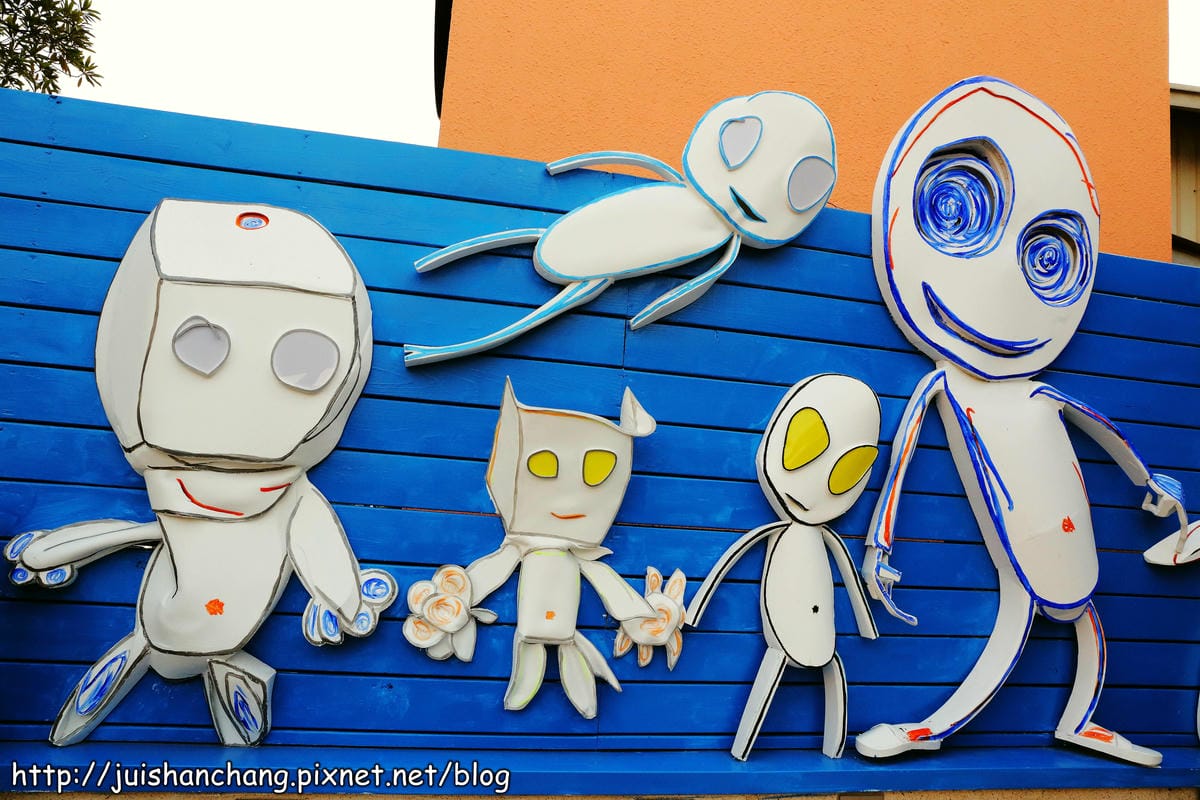 【食記║台中】à la sha cafe複合式主題餐廳～咦？！阿財也會煮咖啡？！