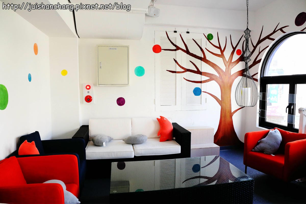 【食記║台中】à la sha cafe複合式主題餐廳～咦？！阿財也會煮咖啡？！