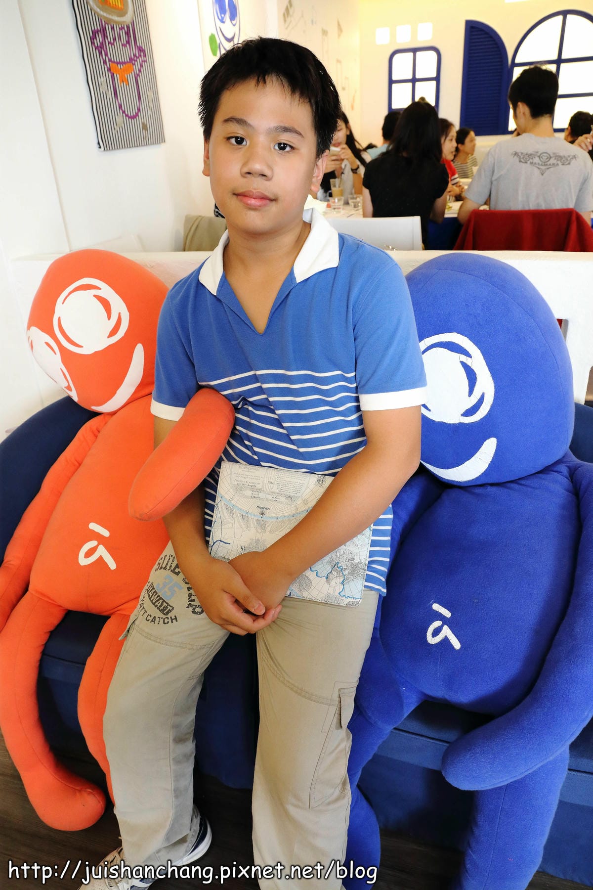 【食記║台中】à la sha cafe複合式主題餐廳～咦？！阿財也會煮咖啡？！