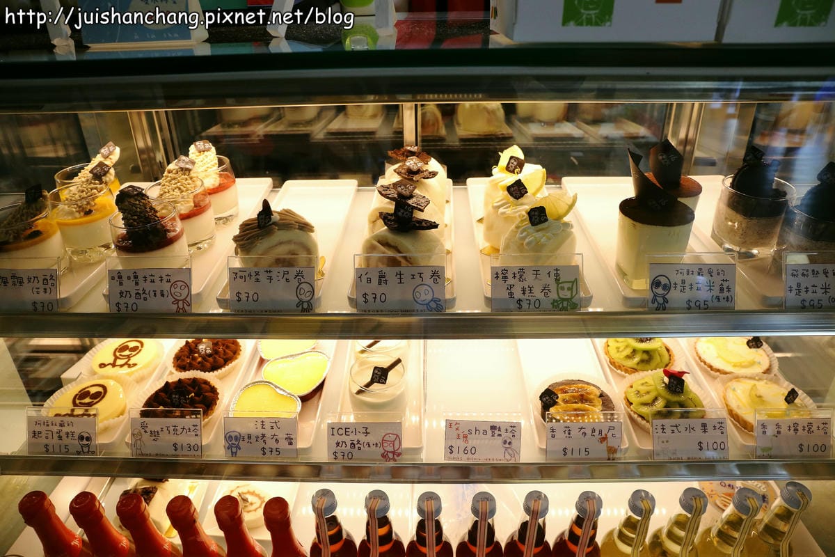 【食記║台中】à la sha cafe複合式主題餐廳～咦？！阿財也會煮咖啡？！