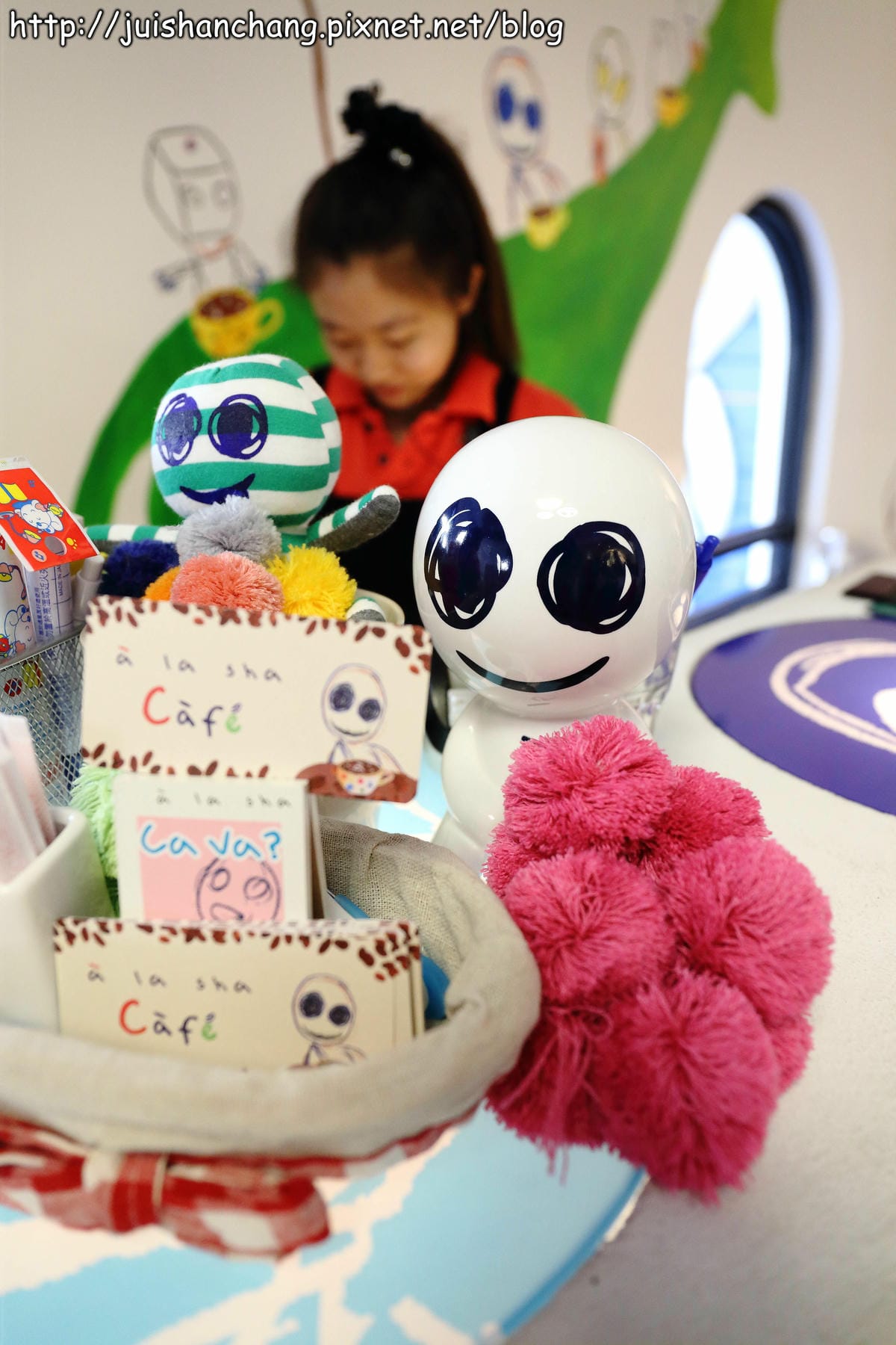 【食記║台中】à la sha cafe複合式主題餐廳～咦？！阿財也會煮咖啡？！